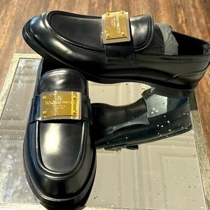 Dolce & Gabbana Black Loafers with Gold Accents